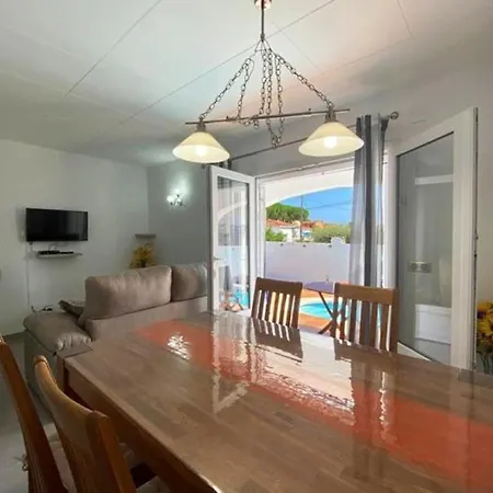 Casa Acogedora Con Piscina Privada En Torroella De Montgri, Perfecta Vacaciones En Familia - Hisp-7-48 فيلة *