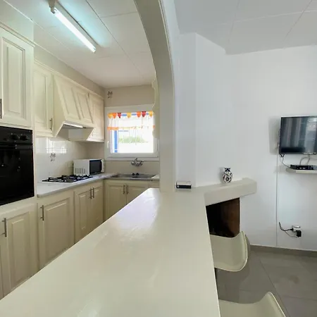Casa Acogedora Con Piscina Privada En Torroella De Montgri, Perfecta Vacaciones En Familia - Hisp-7-48